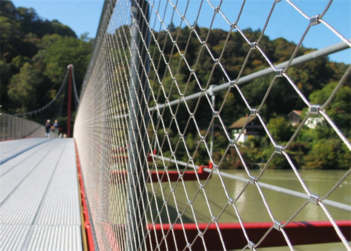 Dây thép không gỉ Lưới kim cương hình lỗ cho sử dụng hàng rào cầu